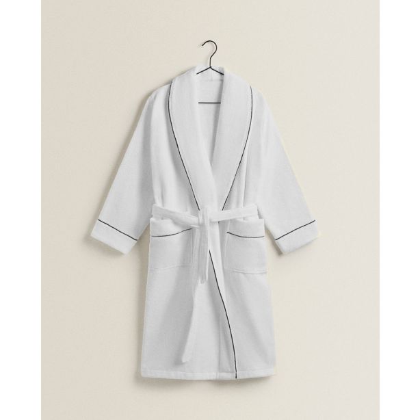 shawl-collar-bathrobe-with-border-piping