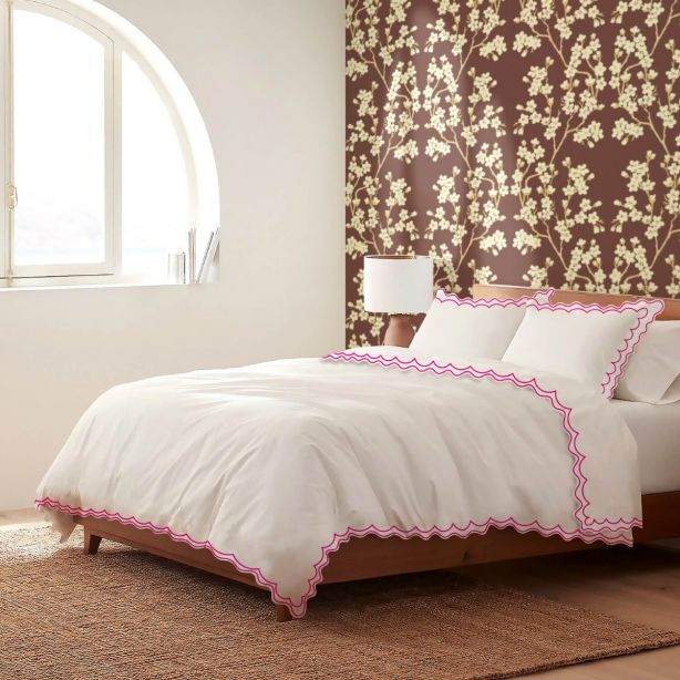 double-scallop-embroidered-duvet-set