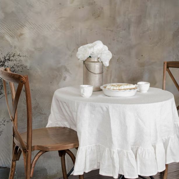 ruffle-linen-table-cloth